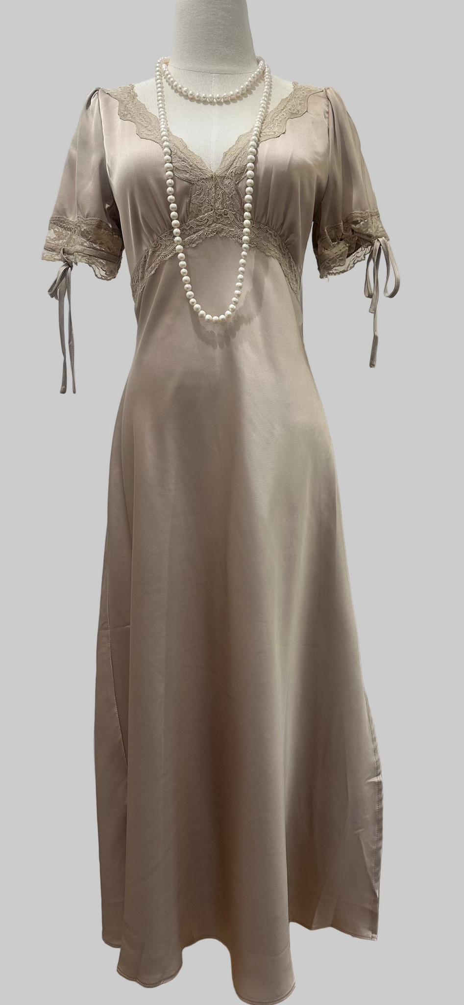 Della’s Dull Satin and Lace Dress