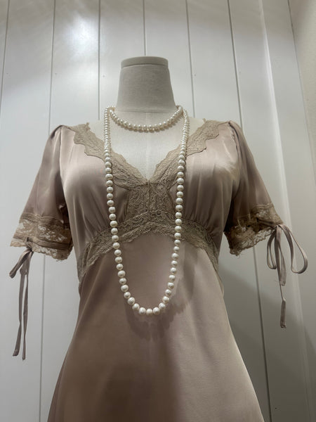 Della’s Dull Satin and Lace Dress